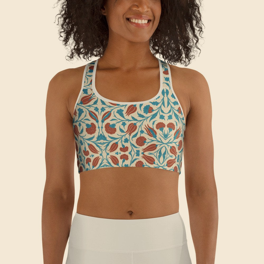 Brassière de Sport porté, Verso Paris · mannequin femme