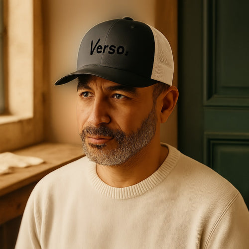 Casquette Camionneur Flexfit 6511 photographié dans l'atelier Verso Paris · atelier Verso · d'après produit · porté homme