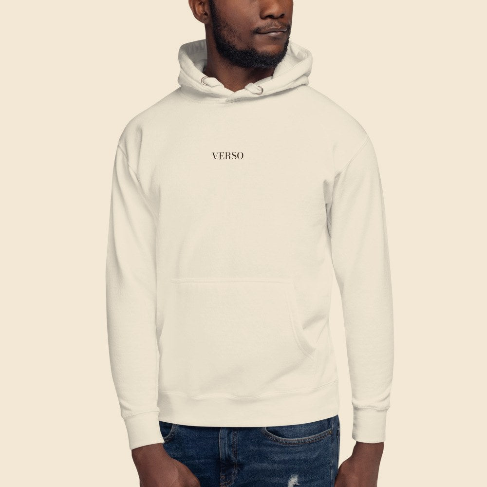 Hoodie Premium porté par un homme, Verso Paris · mannequin homme