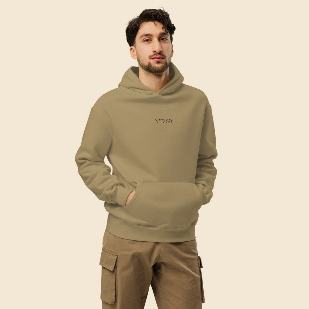 Hoodie Relax porté par un homme, Verso Paris · mannequin homme