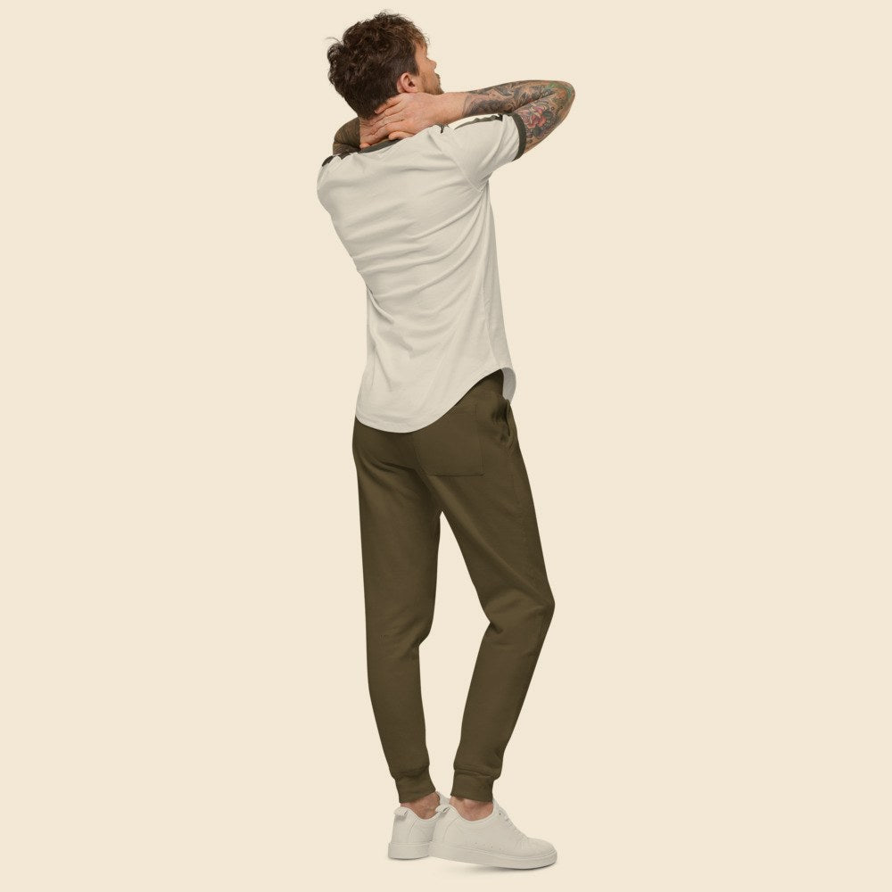 Pantalon Fleece porté par un homme, Verso Paris · mannequin homme · dos
