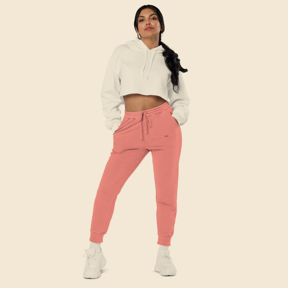 Pantalon Sweat Pigmenté porté par une femme, Verso Paris · mannequin femme