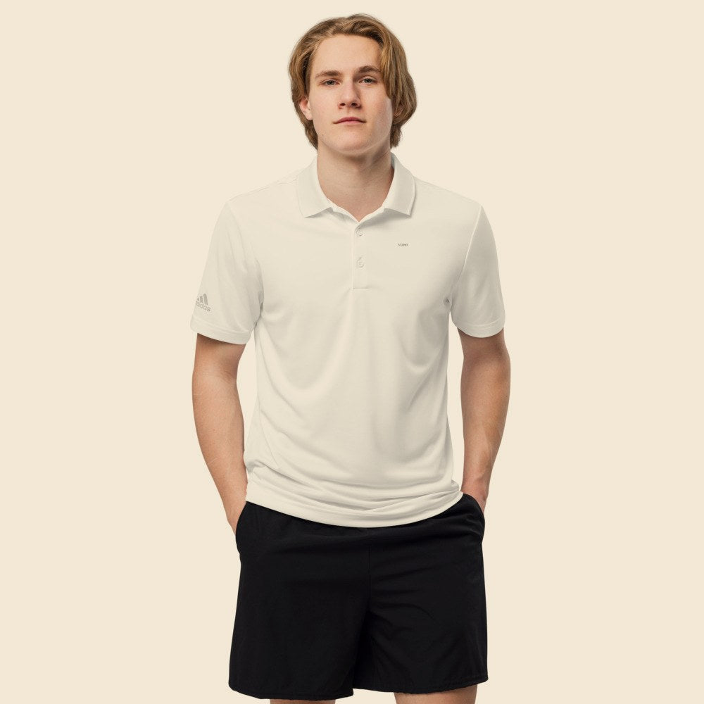 Polo Adidas Premium porté par un homme, Verso Paris · mannequin homme