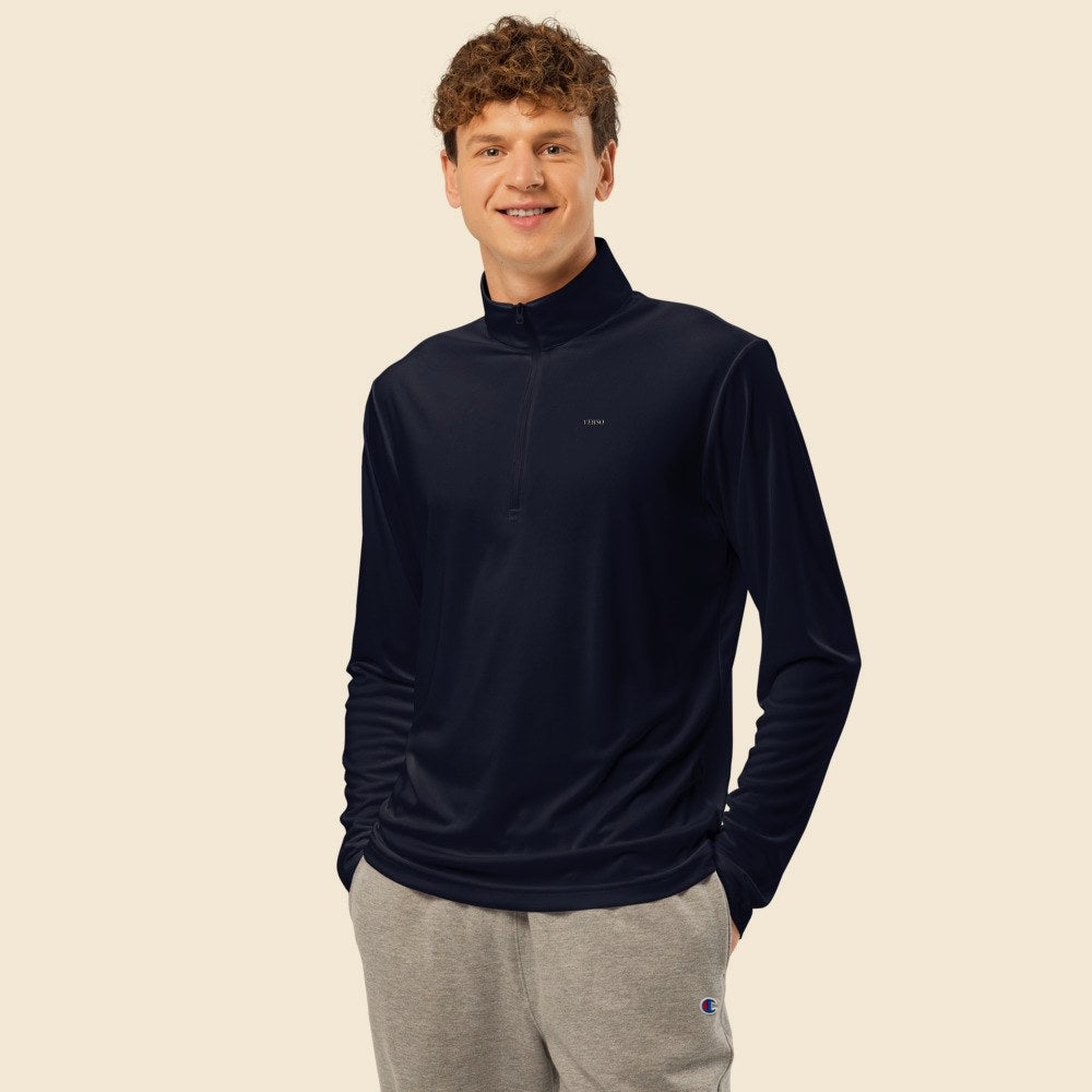 Pull Demi-Zip Sport porté par un homme, Verso Paris · mannequin homme