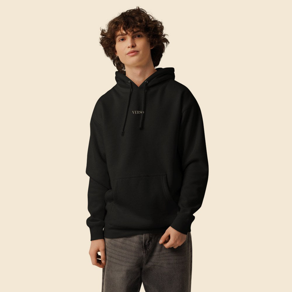 Sweatshirt À Capuche Lourd porté par un homme, Verso Paris · mannequin homme