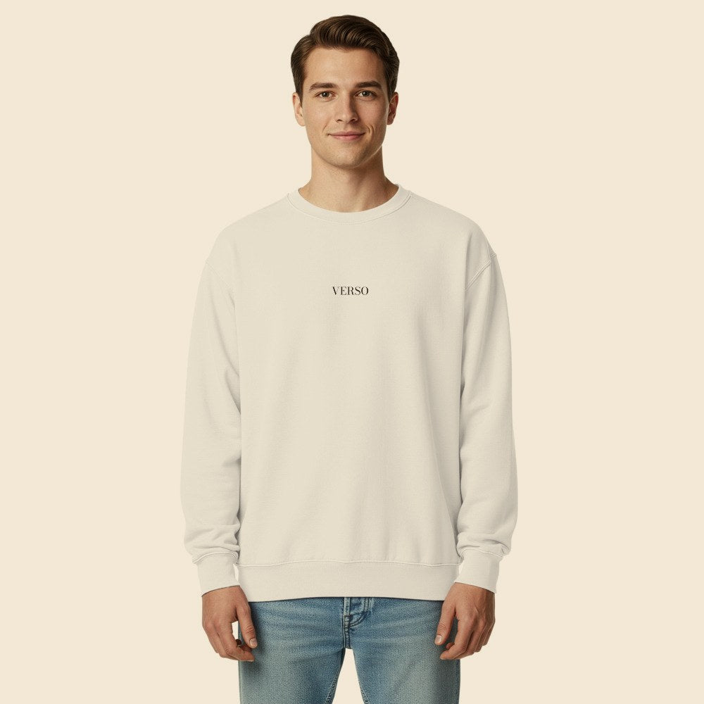 Sweatshirt Col Rond Comfort Colors 1566 porté par un homme, Verso Paris · mannequin homme