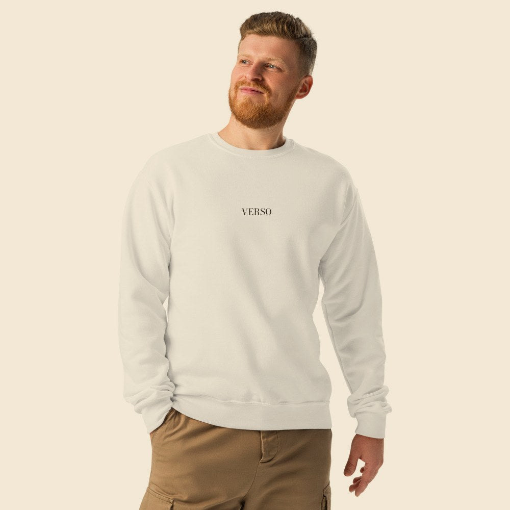 Sweatshirt Col Rond Jerzees 562MR porté par un homme, Verso Paris · mannequin homme