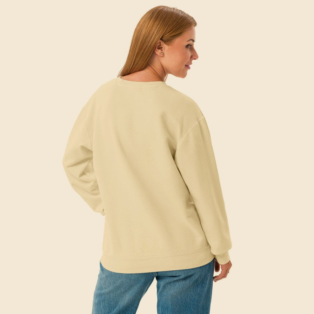 Sweatshirt porté par une femme, Verso Paris · mannequin femme · dos