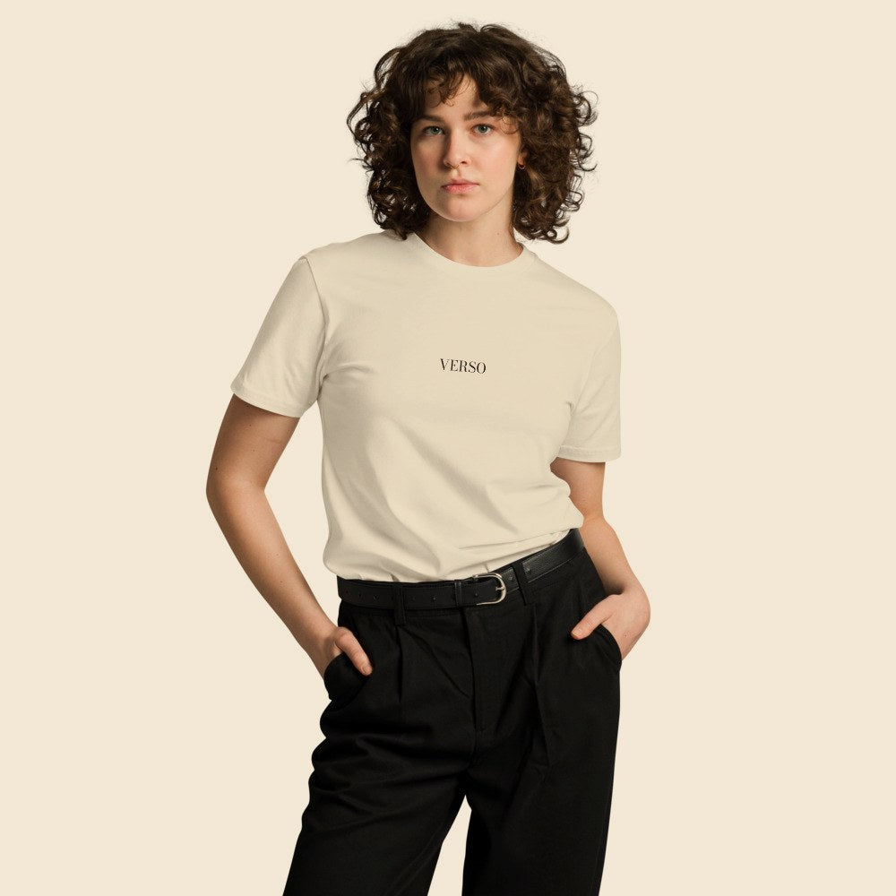 Tee Jersey Col Rond AS Colour 5001T porté par une femme, Verso Paris · mannequin femme
