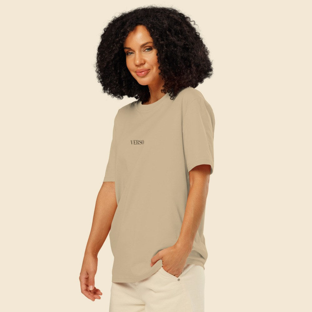 Tee Jersey Col Rond Stanley/Stella SATU001 porté par une femme, Verso Paris · mannequin femme