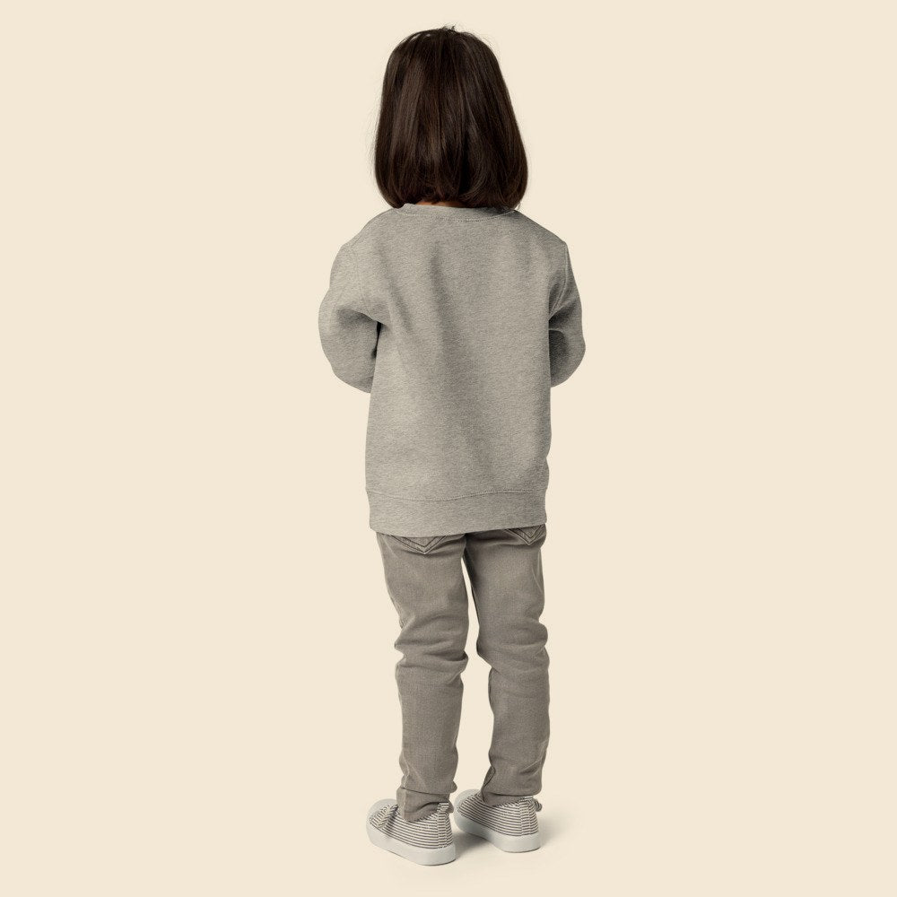 Sweatshirt Enfant porté par une fillette, Verso Paris · mannequin fille