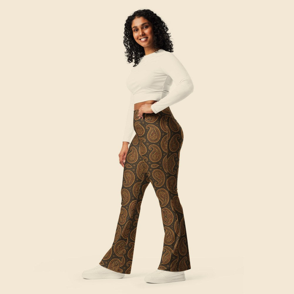 Leggings Évasés porté, Verso Paris · mannequin femme