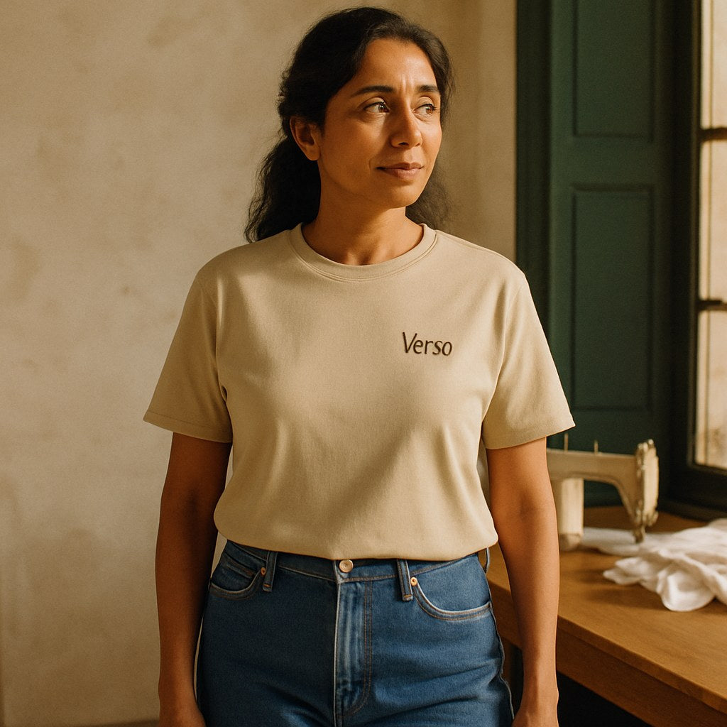 Organic Tee photographié dans l'atelier Verso Paris · atelier Verso · d'après produit · porté femme