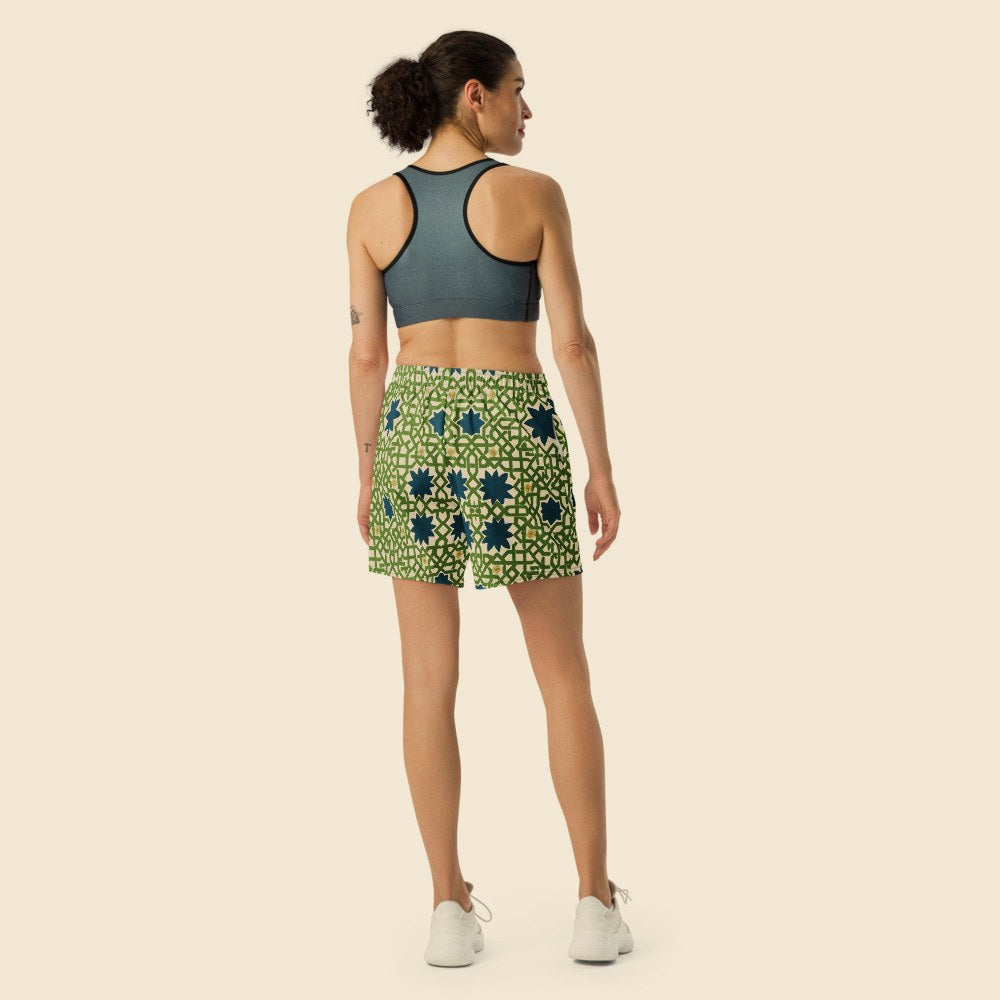 Short Athlétique porté, Verso Paris · mannequin femme · dos