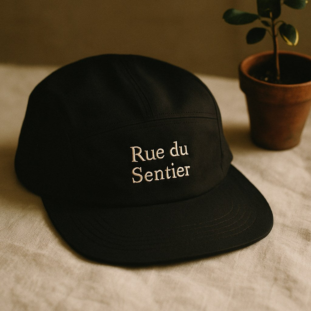 Casquette 5 Pans photographié dans l'atelier Verso Paris · atelier Verso