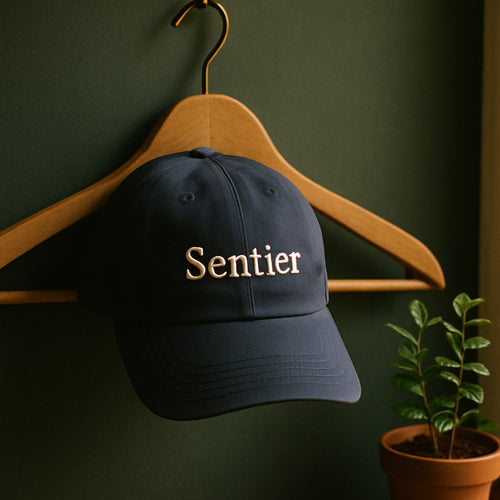 Casquette Camionneur Otto Cap 18-253 photographié dans l'atelier Verso Paris · atelier Verso · porté aucun