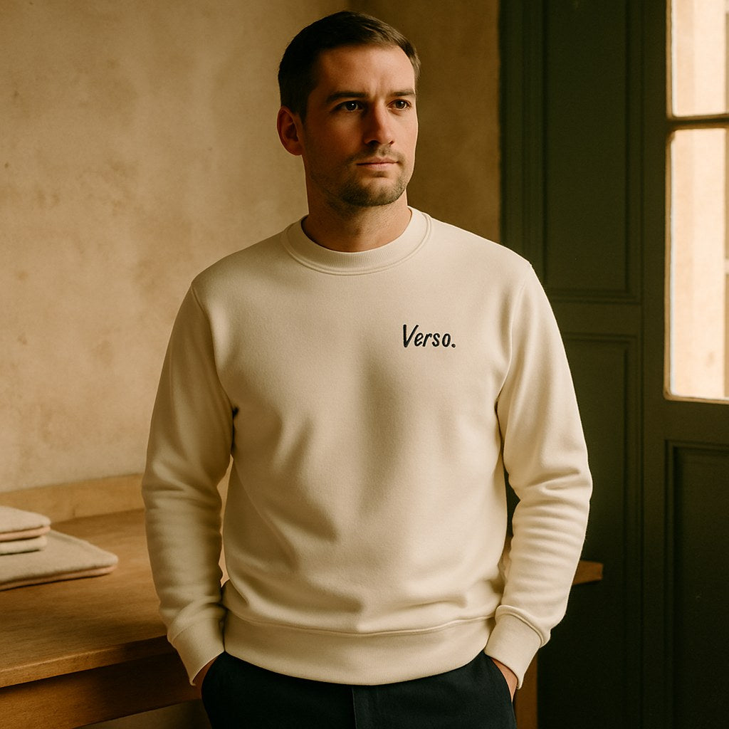 Sweatshirt Changer 2.0 Stanley/Stella SASU004 photographié dans l'atelier Verso Paris · atelier Verso · d'après produit · porté homme
