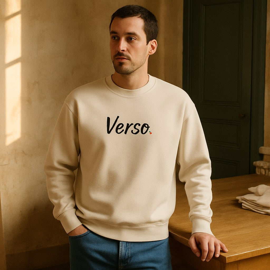 Sweatshirt Col Rond Jerzees 562MR photographié dans l'atelier Verso Paris · atelier Verso · d'après produit · porté homme