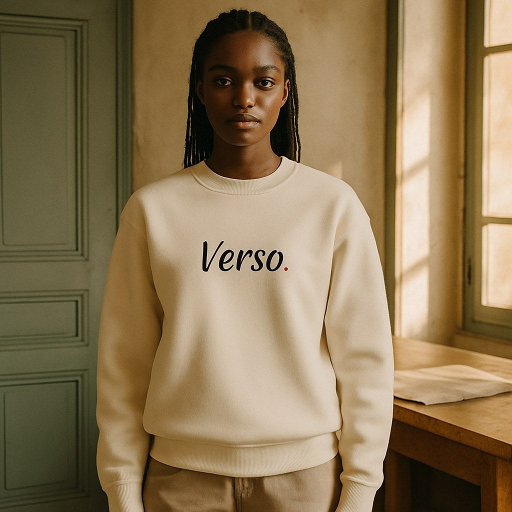 Sweatshirt Col Rond Lane Seven LS14004 photographié dans l'atelier Verso Paris · atelier Verso · d'après produit · porté femme
