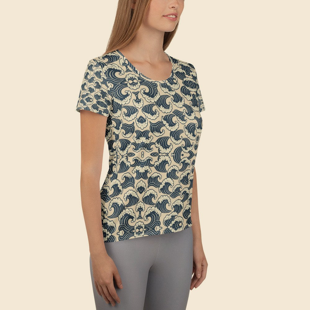 Tee Athlétique Femme porté, Verso Paris · mannequin femme