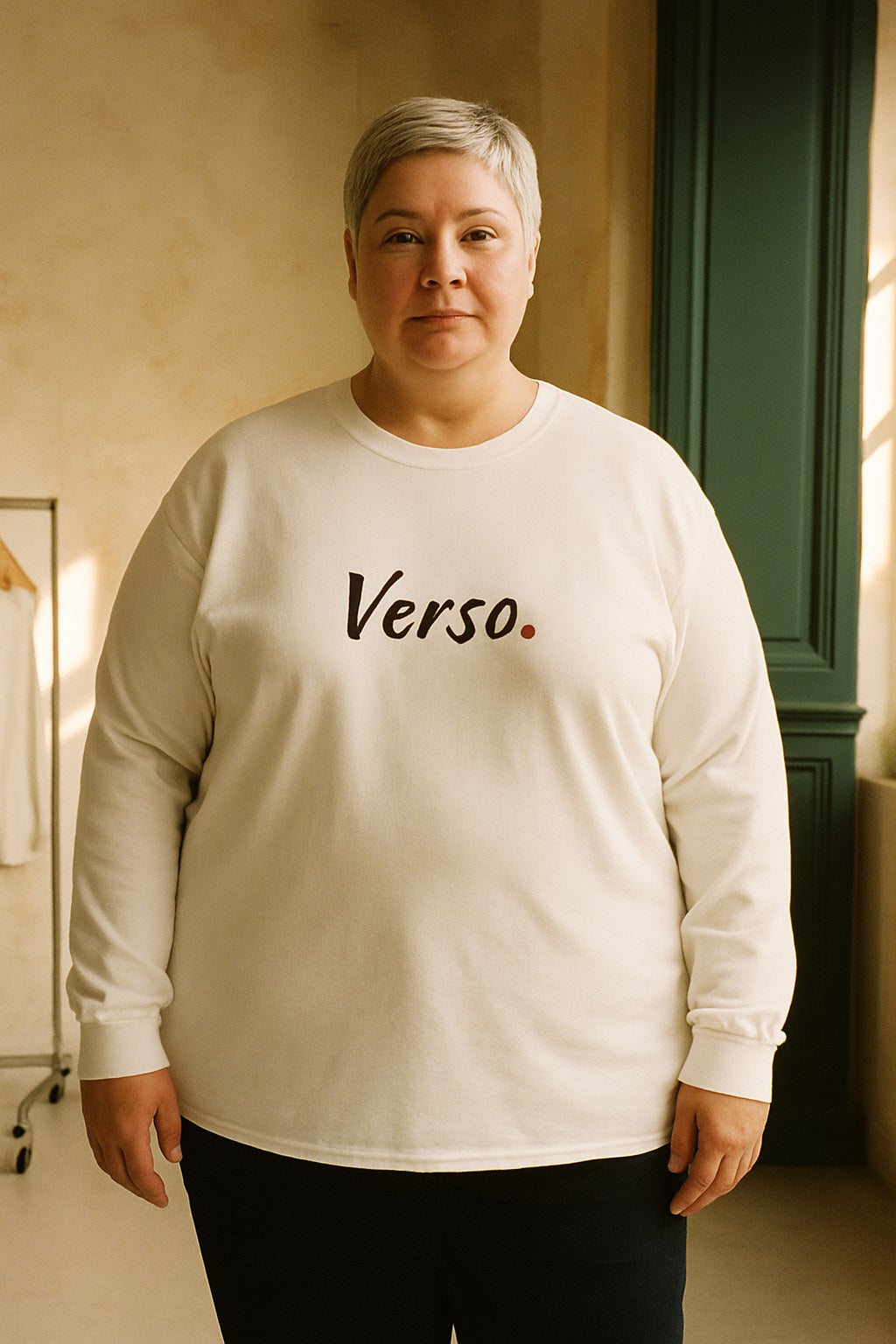 Tee Manches Longues porté en grande taille, Verso Paris · mannequin grande taille femme