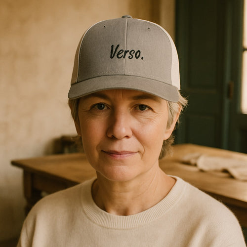 Casquette Trucker photographié dans l'atelier Verso Paris · atelier Verso · d'après produit · porté femme