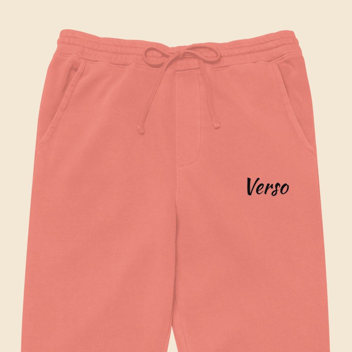 pantalon-sweat-pigmente-studio · exemple Pigment rose · logo Verso
