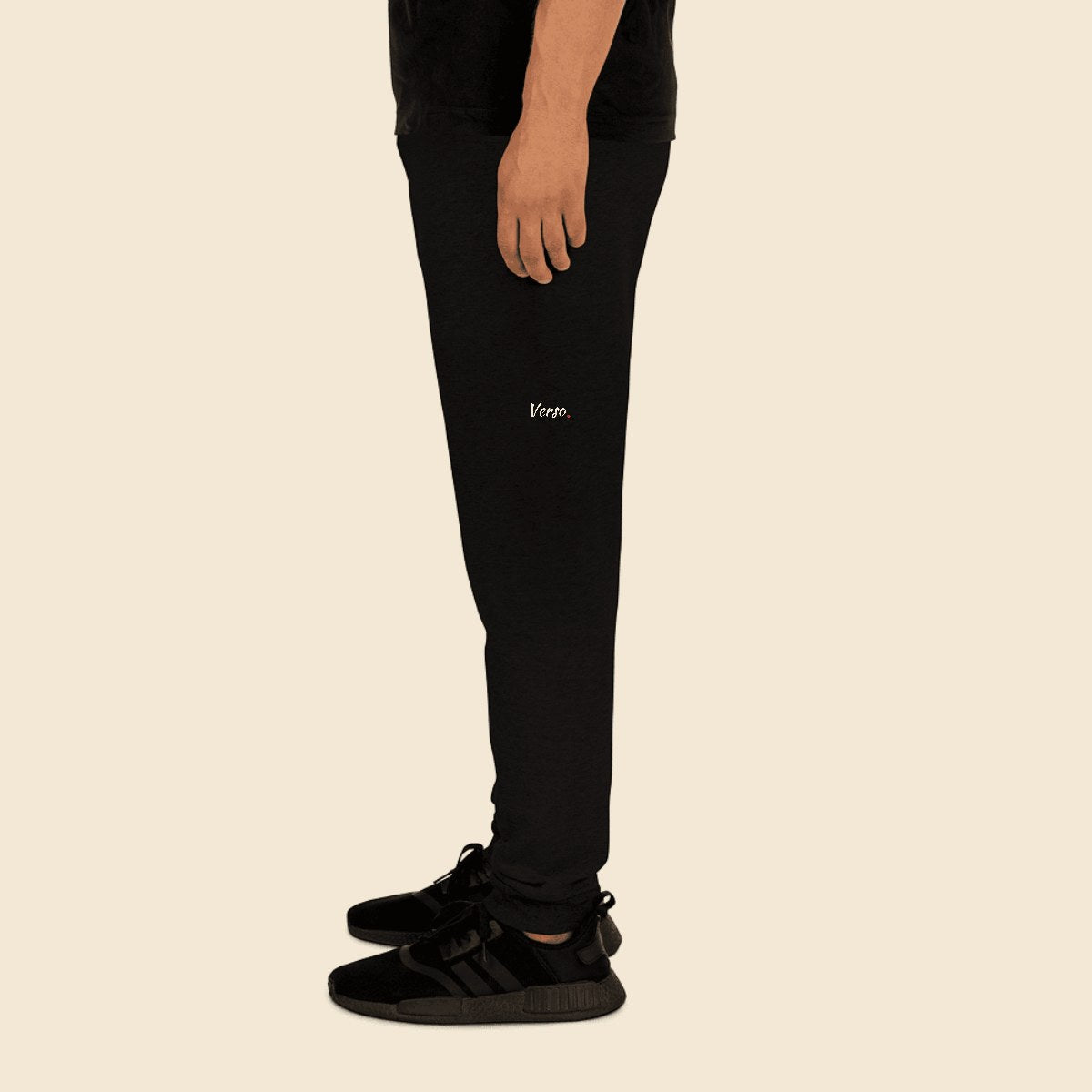 Joggers Taperés personnalisable, coloris Noir, Verso Paris · exemple Noir · logo Verso