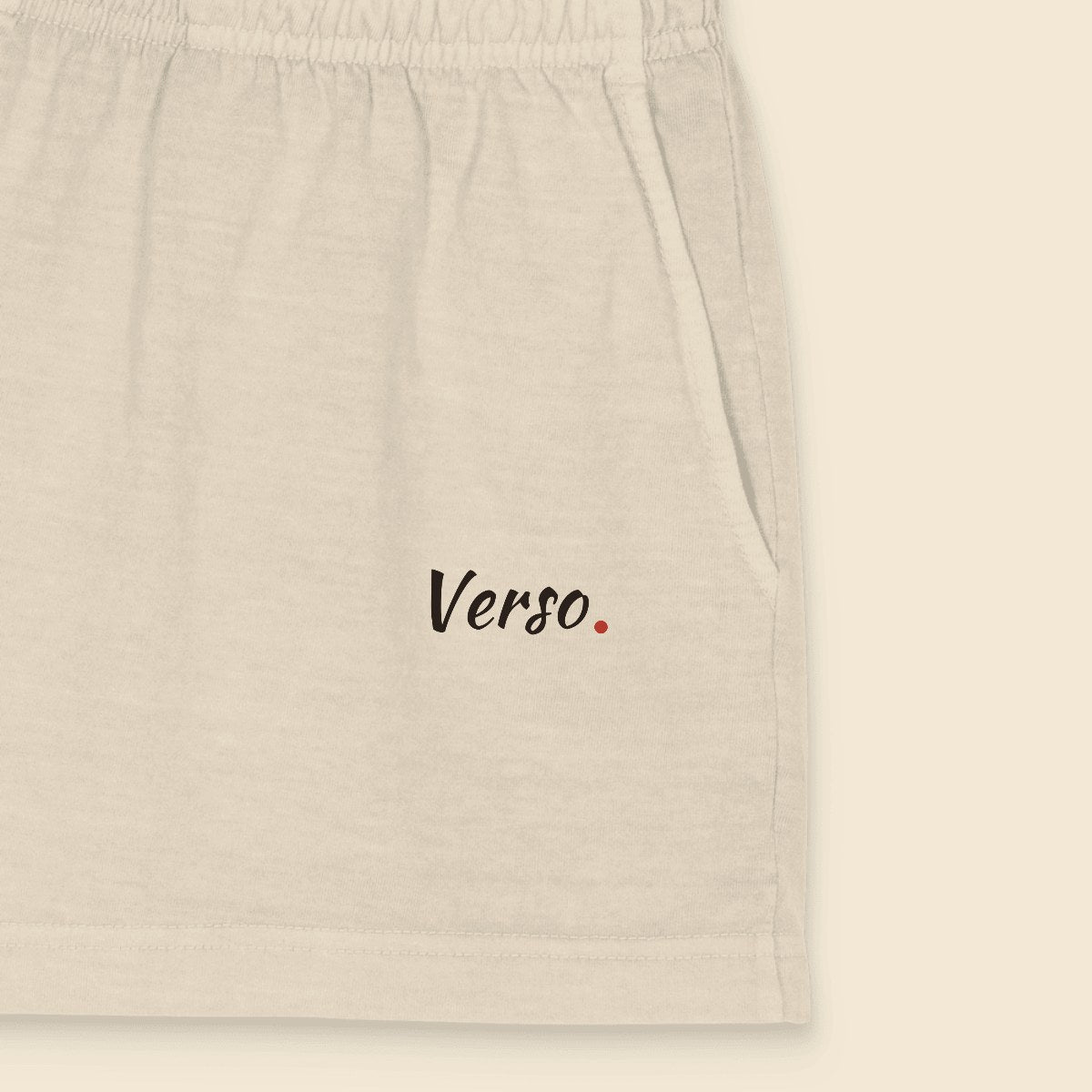 Short Garment Dye Femme personnalisable, coloris Blanc vintage, Verso Paris · exemple Blanc vintage · logo Verso