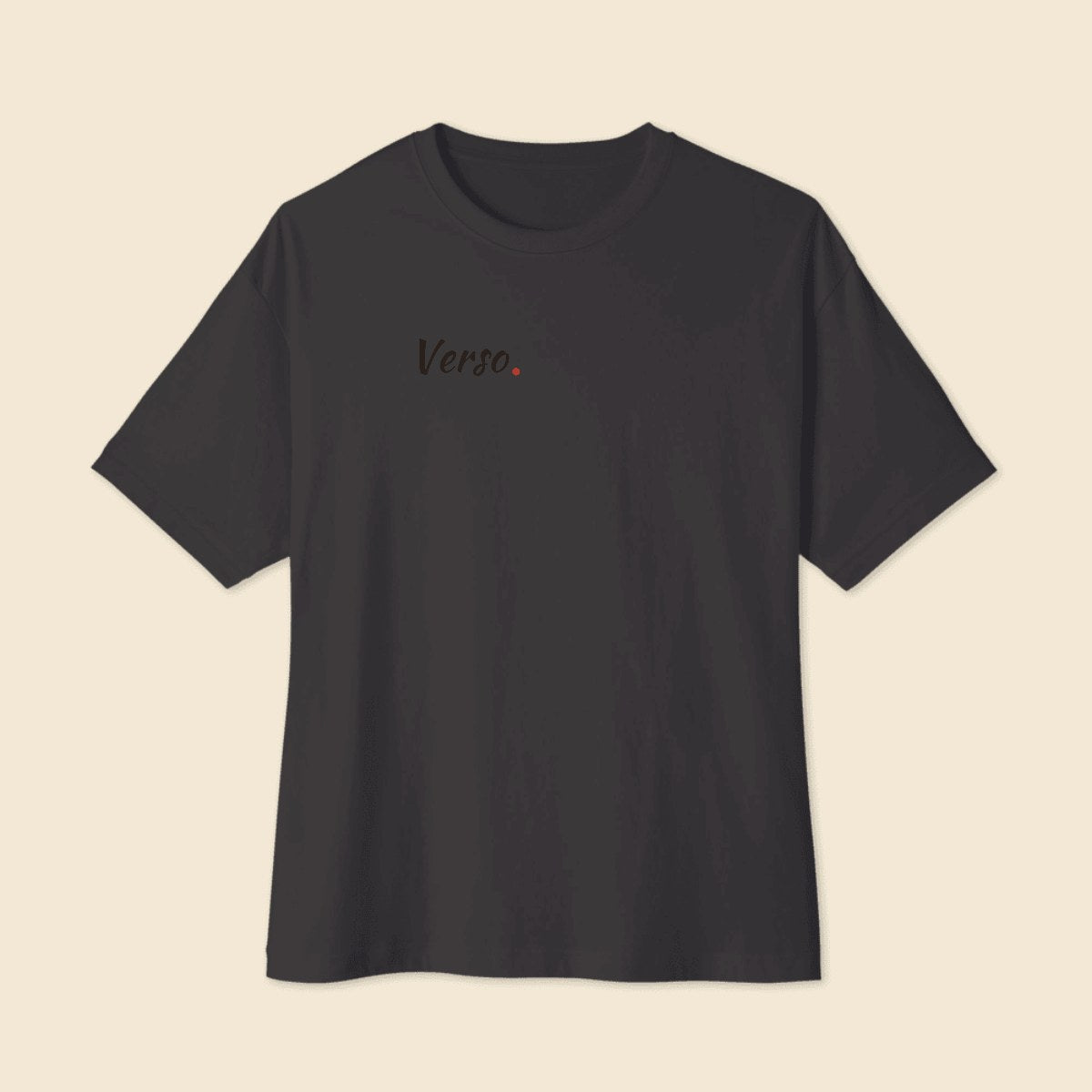 tee-oversized-boxy-studio · exemple Gris foncé · logo Verso